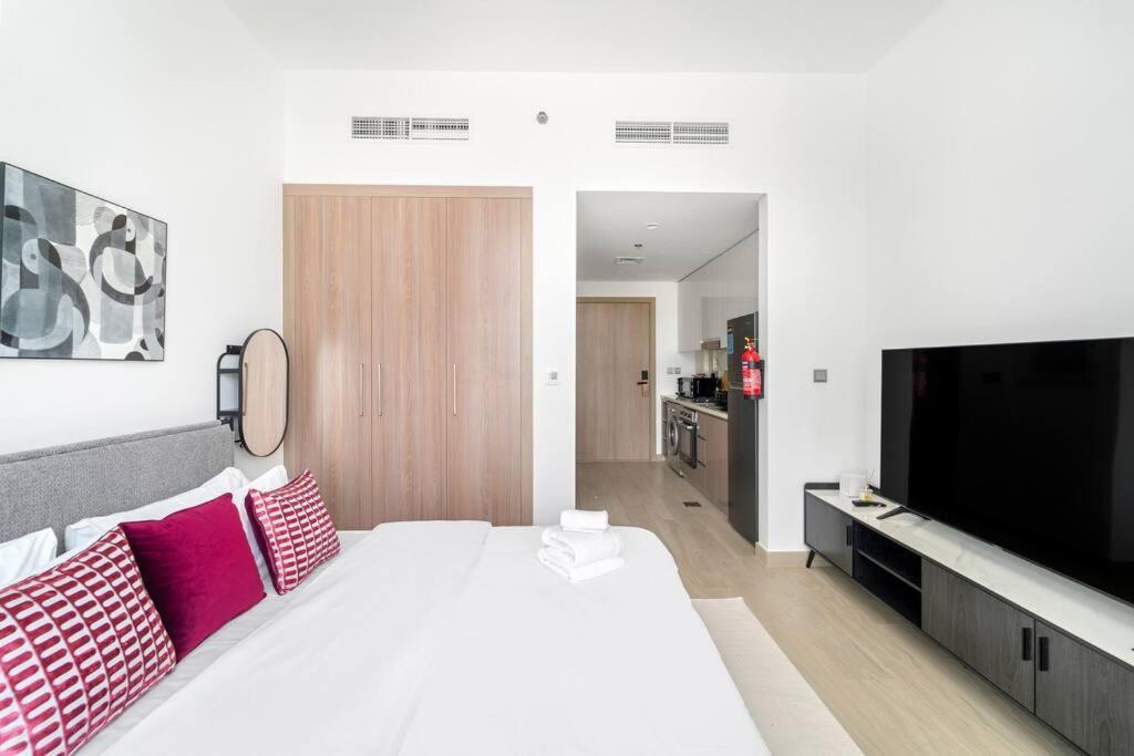 Apartment Modern Studio Apartment In Meydan One, Close To Downtown & Dubai Mall